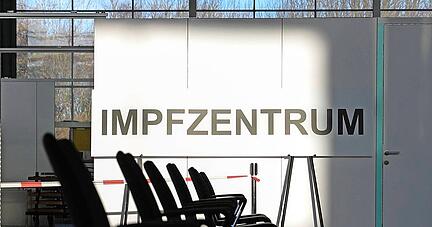 Erste Corona-Impfzentren sollen im Land bald betriebsbereit sein.
Foto: dpa Erste Corona-Impfzentren sollen im Land bald betriebsbereit sein.
Foto: dpa