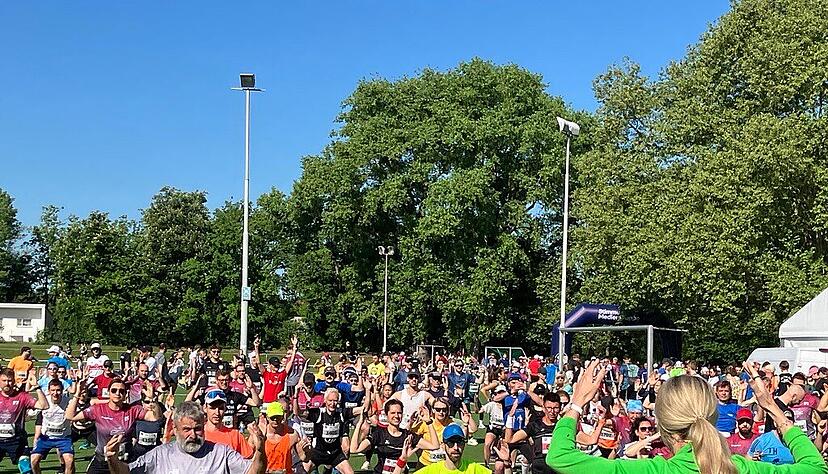 Wer gute Plätze am Zieleinlauf haben will, muss rechtzeitig kommen. Um 11:20 Uhr werden hier die ersten Läufer erwartet.