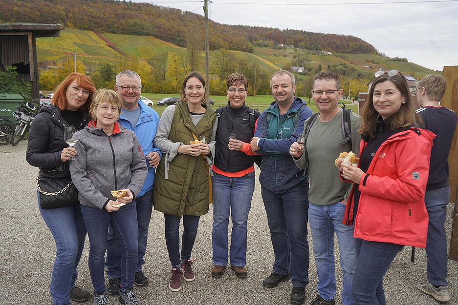 Gläser klirren, Aromen entfalten sich – ein Fest für Genießer.