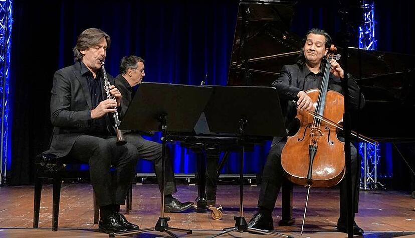 Claudio Boh&oacute;rquez (Cello) und Paul Meyer (Klarinette) gastieren wieder in Neckarulm.