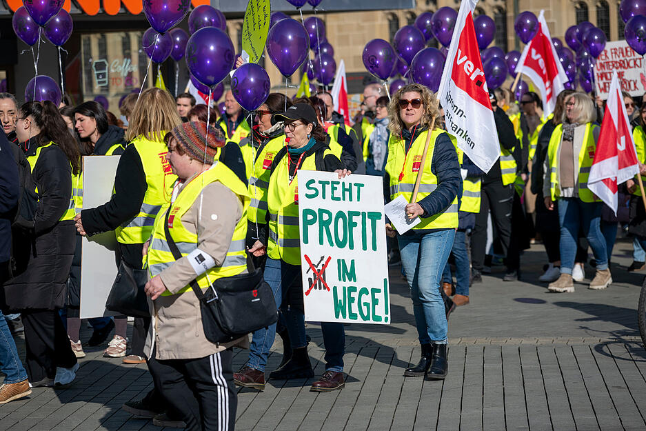 Am Freitag war Personal des SLK-Klinikums und der Heilbronner Kitas unter städtischer Trägerschaft zum Ausstand aufgerufen. Am Freitag war Personal des SLK-Klinikums und der Heilbronner Kitas unter städtischer Trägerschaft zum Ausstand aufgerufen.