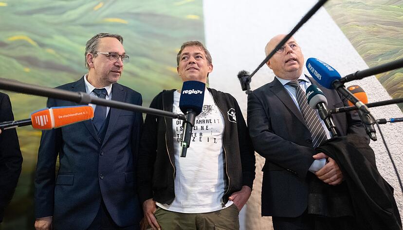 Ballweg saß wegen der Vorwürfe monatelang in U-Haft. Ballweg saß wegen der Vorwürfe monatelang in U-Haft.