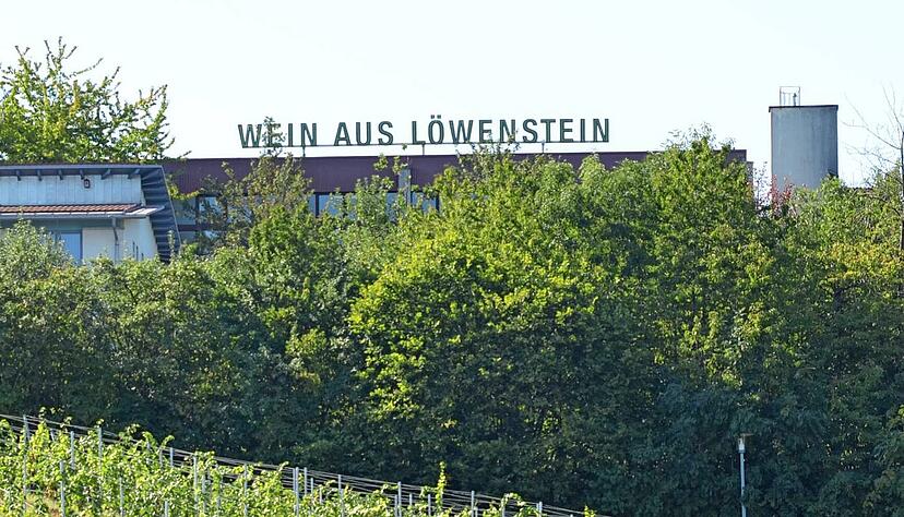 In Löwenstein werden rund 1,4 Millionen Euro investiert. An diesem Standort, nahe der Bundesstraße 39 gelegen, wird der Verkauf umgebaut. Außerdem soll die Zufahrtssituation verbessert werden.
Fotos: Archiv/Heibel/Pfäffle