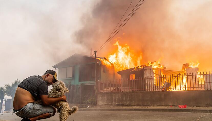 Zehntausende Menschen m&uuml;ssen sich in Sicherheit bringen.