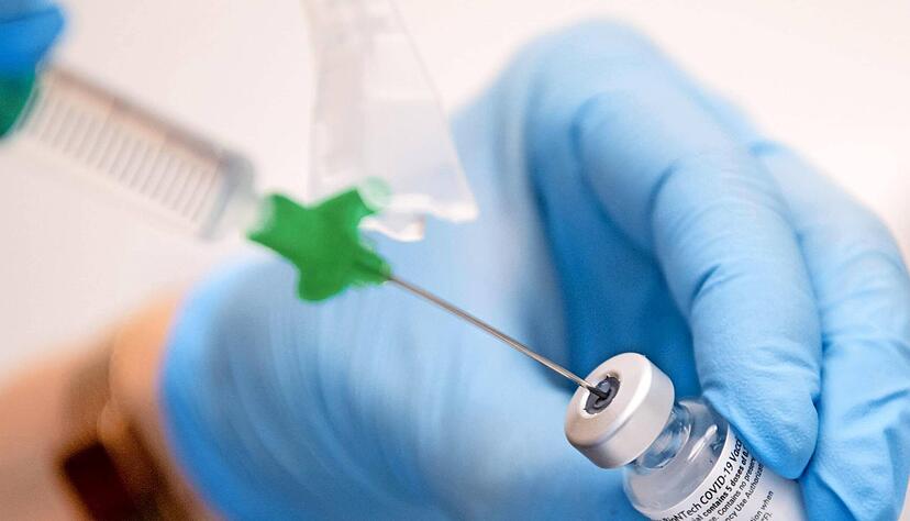 Im ZIZ Rot am See sind alle Impftermine ausgebucht. Impfstoff scheint auch hier Mangelware. Allerdings st&ouml;&szlig;t man bei Nachfragen auf Widerspr&uuml;che. Foto: dpa