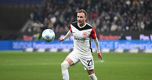 Mario Götze visiert mit Eintracht Frankfurt gegen Ajax Amsterdam den Einzug ins Viertelfinale der Europa League an.