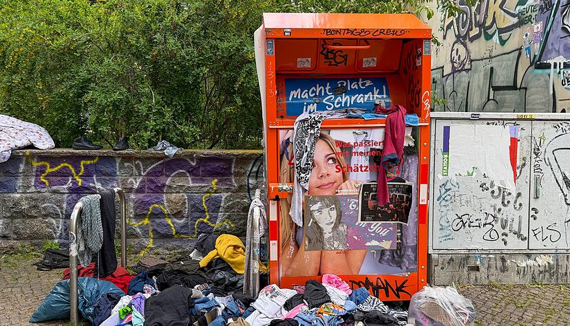 Die Qualit&auml;t der Abgaben in Kleidercontainern sinkt. (Archivbild)