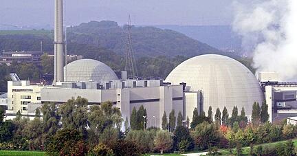 Ansicht von Block I und Block II des Gemeinschaftskernkraftwerks Neckar (GKN) in Neckarwestheim.