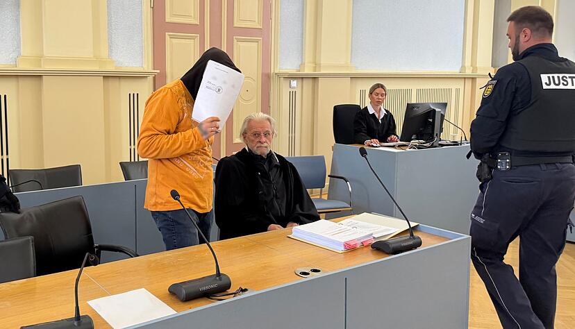 Der Mann sieht sich zu unrecht angeklagt.