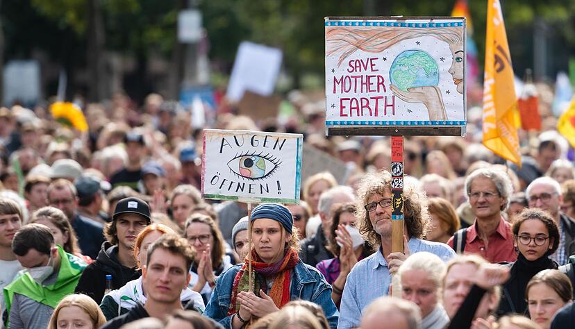 Ein Klimastreik organisiert durch Fridays For Future, hier Ende September 2022 in Köln.