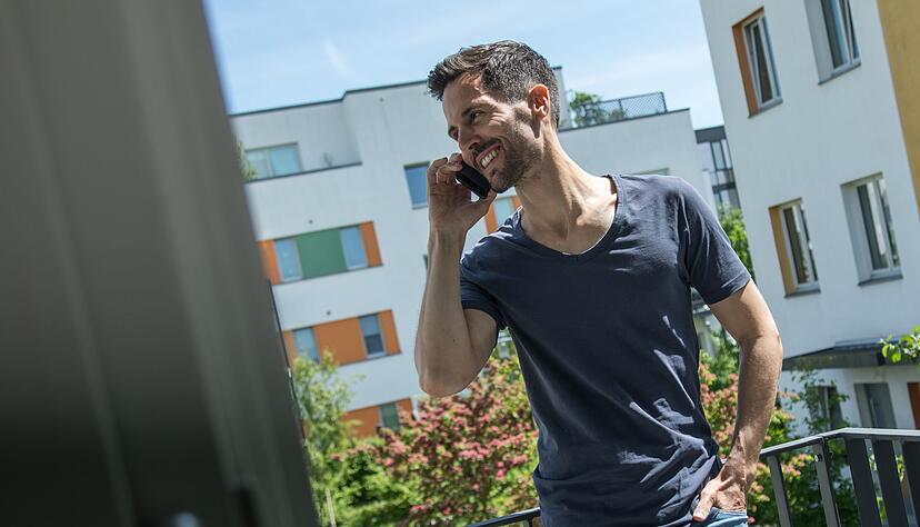 Eine Marktanalyse zeigt, dass sich mehr als jeder dritte Handytarif nach 24 Monaten verteuert. Eine Marktanalyse zeigt, dass sich mehr als jeder dritte Handytarif nach 24 Monaten verteuert.