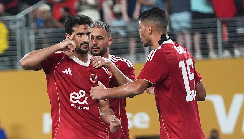 Mohamed Ali Ben Romdhane (l) machte Tunesiens WM-Teilnahme perfekt.