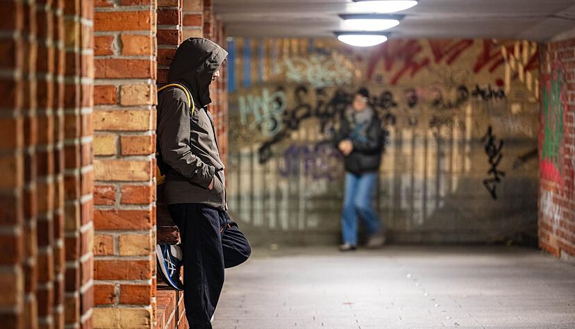 Frauen fühlen sich im öffentlichen Raum häufiger unsicher als Männer.