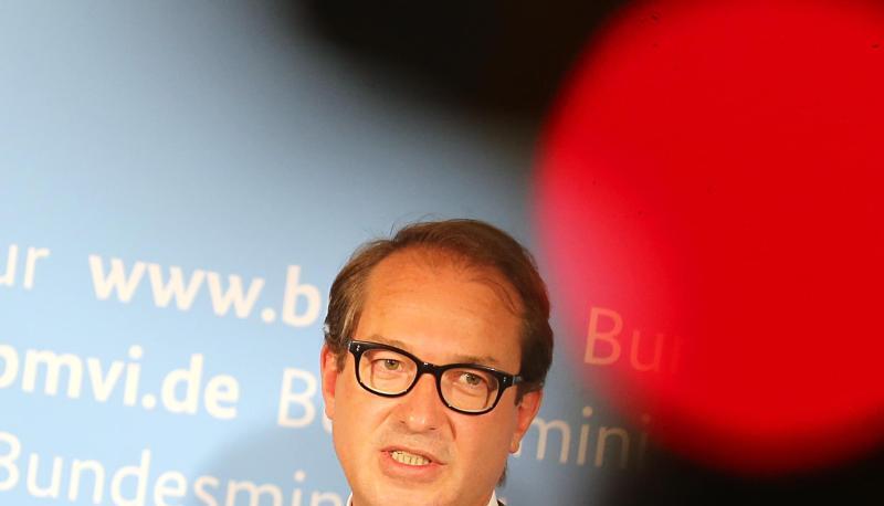 Bundesverkehrsminister Alexander Dobrindt (CSU) ist zu sehen. Foto: Wolfgang Kumm/Archiv Bundesverkehrsminister Alexander Dobrindt (CSU) ist zu sehen. Foto: Wolfgang Kumm/Archiv