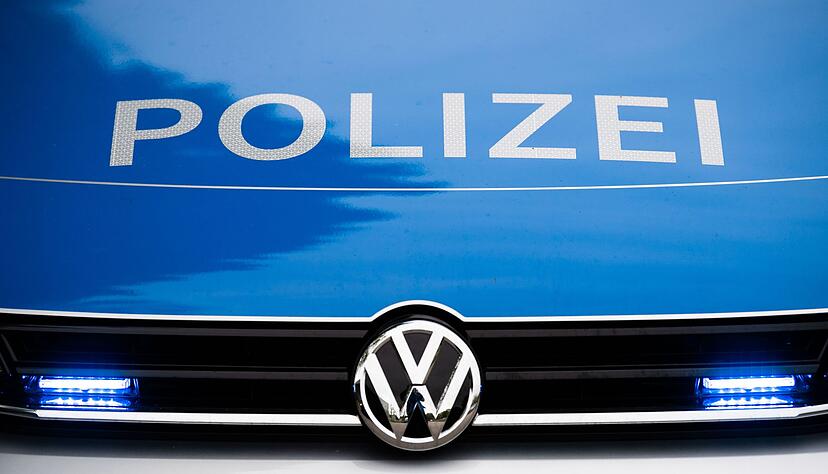 Die Polizei ermittelt unter anderem wegen des Verdachts der fahrl&auml;ssigen T&ouml;tung. (Symbolbild)