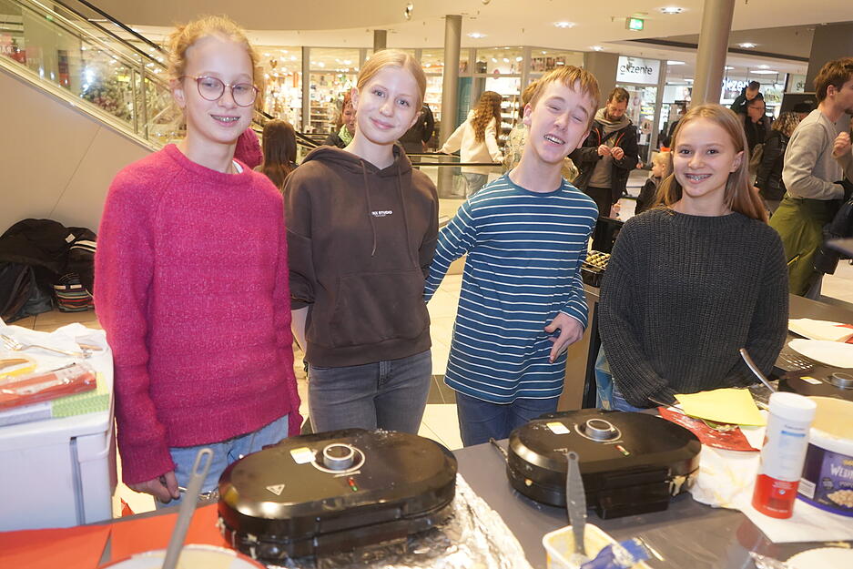 Vereine und Schulen präsentieren sich beim bunten Stadtfest in Öhringen. Vereine und Schulen präsentieren sich beim bunten Stadtfest in Öhringen.
