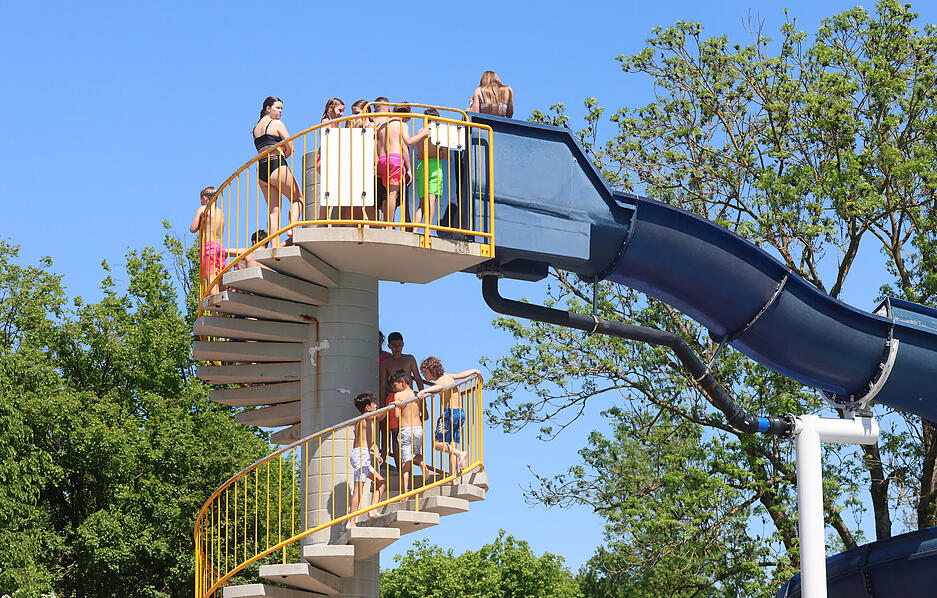 Die Rutsche im Solefreibad Bad Friedrichshall ist vor allem bei den jungen Besuchern beliebt.