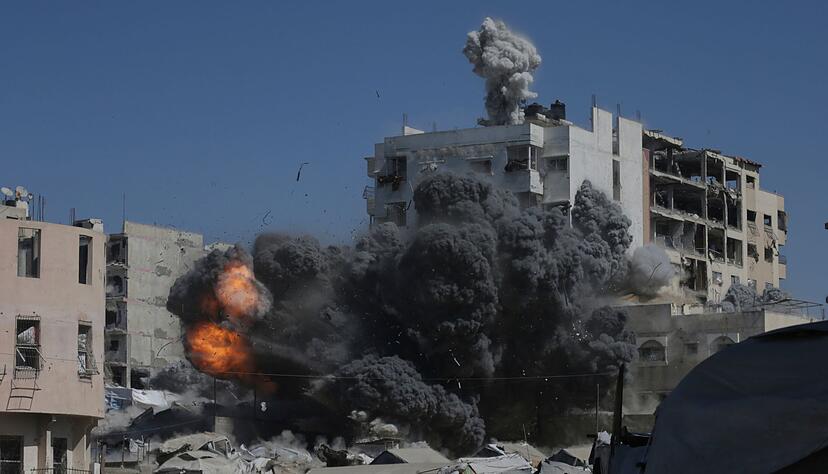 Bei neuen Angriffen des israelischen Milit&auml;rs im Gazastreifen sind Berichten zufolge mindestens 39 Menschen get&ouml;tet worden.