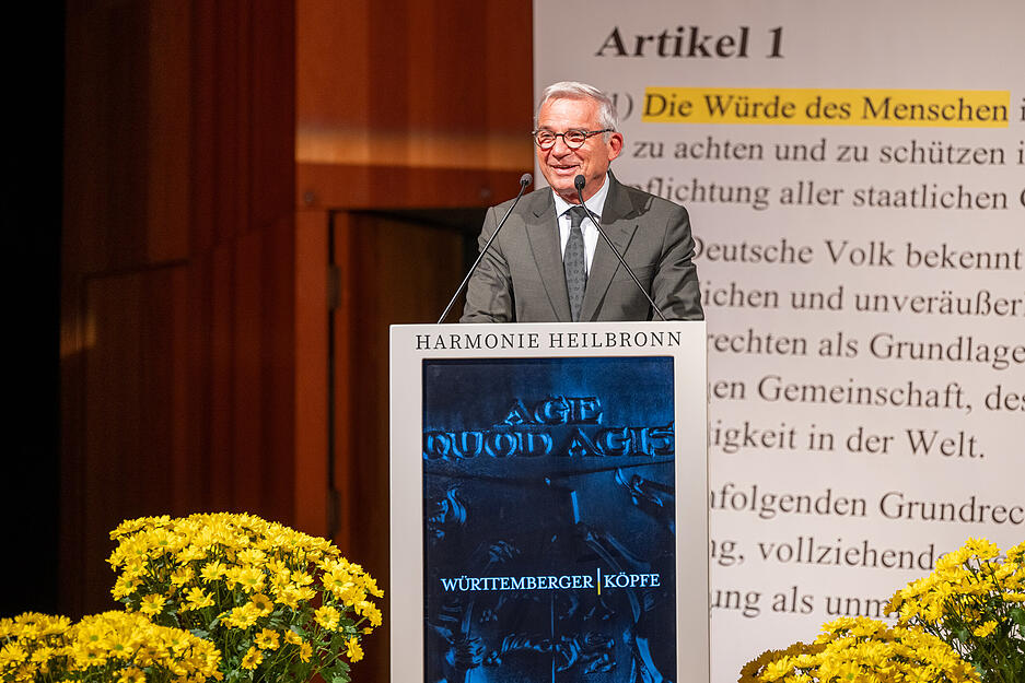 In der Heilbronner Harmonie ist G&uuml;nther Jauch mit dem Demokratiepreis &bdquo;W&uuml;rttemberger K&ouml;pfe&ldquo; ausgezeichnet worden.