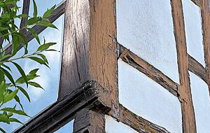 Abnutzungen die durch Witterung entstanden sind, sind überall zu finden. Abnutzungen die durch Witterung entstanden sind, sind überall zu finden.