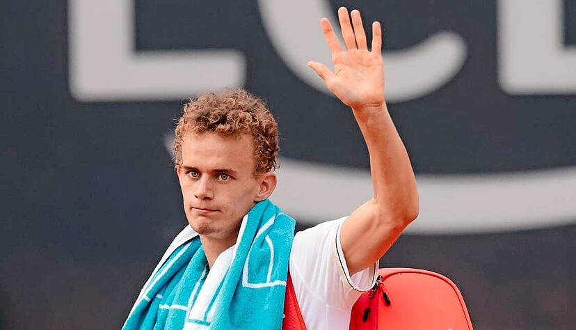 War vor einer Woche noch Teenager und hat schon mehr als 1,3 Millionen Euro Preisgeld eingespielt: der in Belgien geborene Franzose Luca Van Assche.
Foto: Archiv/dpa War vor einer Woche noch Teenager und hat schon mehr als 1,3 Millionen Euro Preisgeld eingespielt: der in Belgien geborene Franzose Luca Van Assche.
Foto: Archiv/dpa