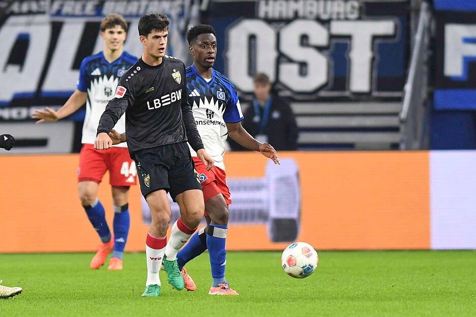 Chema Andres: Alte Realschule oder Stiller als Vorbild? Chema Andres sucht den Weg nach vorne und leitete oft den Spielaufbau ein, statt nochmal nach hinten zu spielen. Note: 3