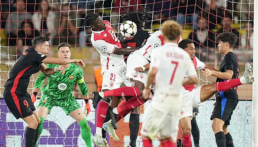 Nationaltorhüter Marc-André ter Stegen (2.v.l.) verlor mit dem FC Barcelona bei der AS Monaco. Nationaltorhüter Marc-André ter Stegen (2.v.l.) verlor mit dem FC Barcelona bei der AS Monaco.