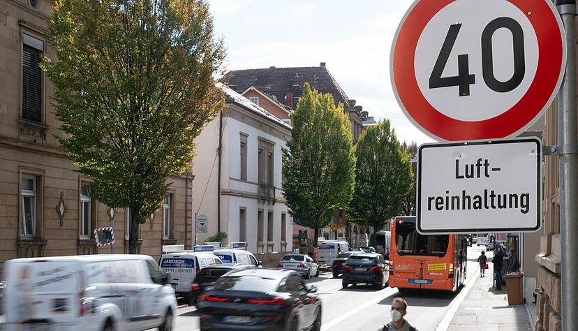 Dauermodell oder nur eine Zwischenlösung? Die Tempo-40-Regelung auf großen Straßen in der Heilbronner Innenstadt bleibt erst einmal bestehen.
Foto: Mario Berger Dauermodell oder nur eine Zwischenlösung? Die Tempo-40-Regelung auf großen Straßen in der Heilbronner Innenstadt bleibt erst einmal bestehen.
Foto: Mario Berger