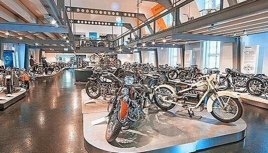 Neben der NSU-Sammlung auf zwei und vier R&auml;dern pr&auml;sentiert das Motorradmuseum in Neckarsulm weitere 140 Marken.