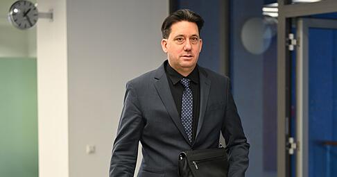 Der Prozess von Ex-Schiedsrichter Manuel Gräfe gegen den DFB wird am 11. September fortgesetzt.