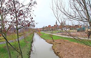 Ein Radweg verläuft entlang der Elsenz und des Gartenschaugeländes. Ein Radweg verläuft entlang der Elsenz und des Gartenschaugeländes.