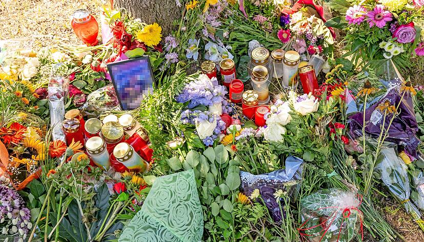 Trauerbekundungen: In Ingolstadt ist Mitte August 2022 in einem Auto die Leiche einer jungen Frau aus Eppingen entdeckt worden. Trauerbekundungen: In Ingolstadt ist Mitte August 2022 in einem Auto die Leiche einer jungen Frau aus Eppingen entdeckt worden.