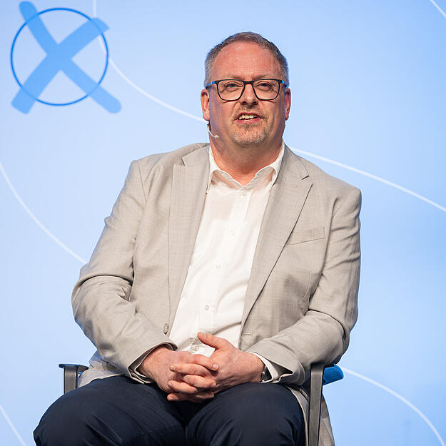 Beim Wahlforum zur B&uuml;rgermeisterwahl diskutieren die Kandidaten vor gro&szlig;em Publikum &uuml;ber ihre Ziele f&uuml;r die Gemeinde.