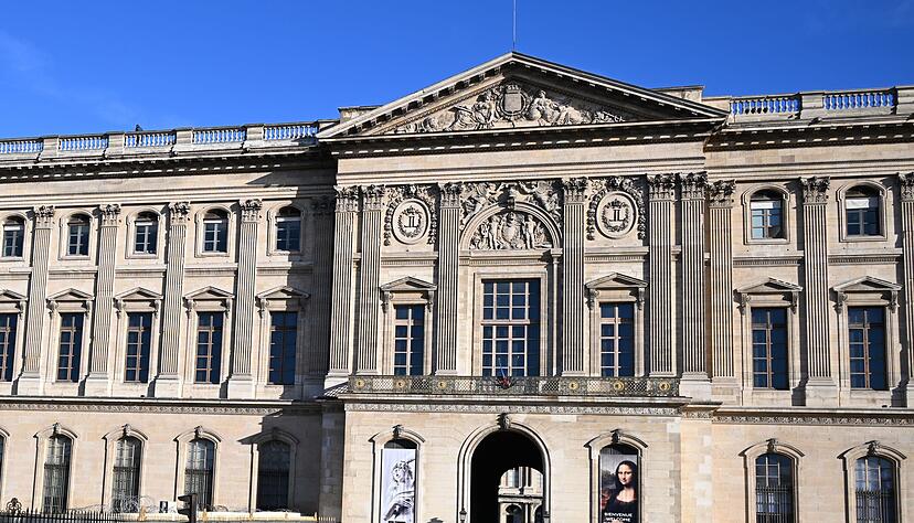 Der Louvre reagiert mit Sofortmaßnahmen für mehr Sicherheit auf den spektakulären Einbruch im Oktober. (Archivbild) Der Louvre reagiert mit Sofortmaßnahmen für mehr Sicherheit auf den spektakulären Einbruch im Oktober. (Archivbild)