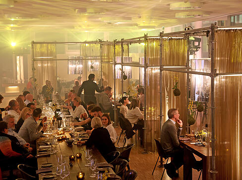 Im Heilbronner Pop-up-Restaurant Elements trifft gehobene Küche auf stimmungsvolles Ambiente. Im Heilbronner Pop-up-Restaurant Elements trifft gehobene Küche auf stimmungsvolles Ambiente.