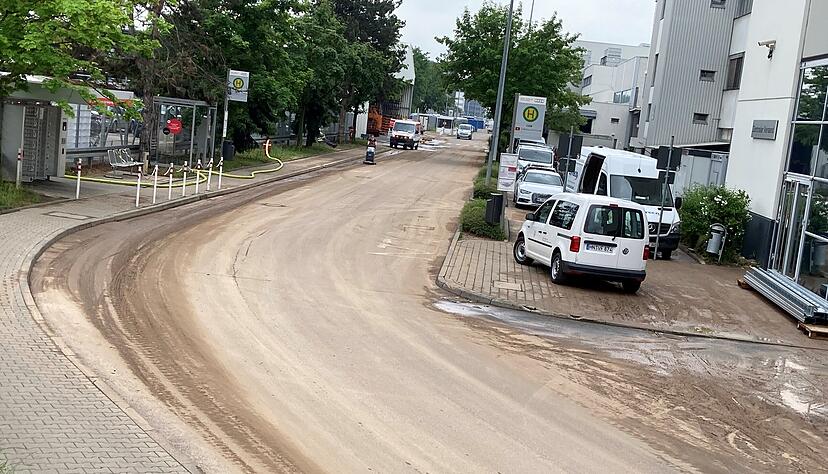 Auf dem Audigelände laufen am Tag nach dem Unwetter die Reinigungsarbeiten. Foto: Alexander Klug Auf dem Audigelände laufen am Tag nach dem Unwetter die Reinigungsarbeiten. Foto: Alexander Klug