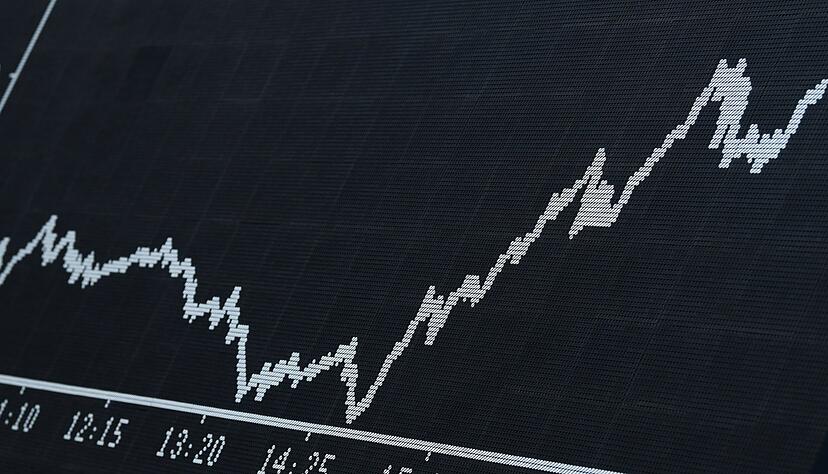 Anlegergeld aus Europa soll möglichst auch in Europa investiert werden. Anlegergeld aus Europa soll möglichst auch in Europa investiert werden.