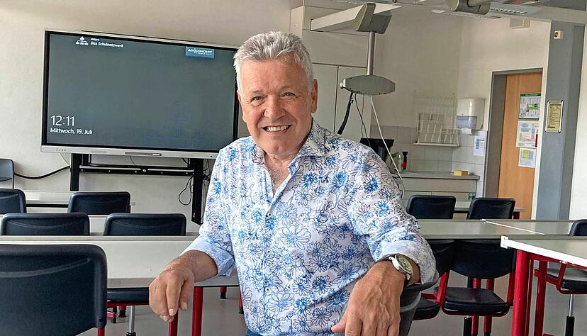 Ist vom Beruf Lehrer begeistert: Karl-Heinz Ebert.
Foto: Simon Gajer Ist vom Beruf Lehrer begeistert: Karl-Heinz Ebert.
Foto: Simon Gajer