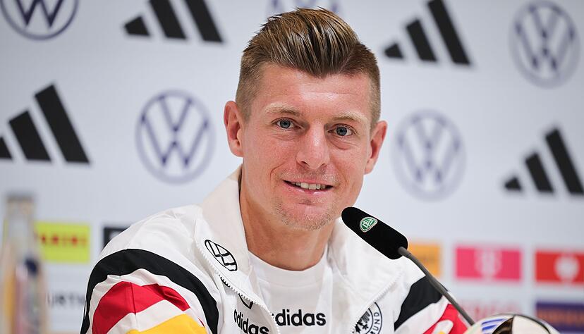 Toni Kroos geht optimistisch in das Spiel gegen Spanien. Toni Kroos geht optimistisch in das Spiel gegen Spanien.