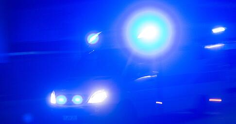 Drei Menschen befanden sich in dem Unfallwagen. (Symbolbild)