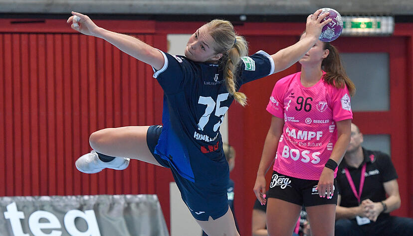 Kim Hinkelmann warf sich nicht nur mit Ball ins Zeug, sondern auch ohne Spielgerät in die Zweikämpfe. Kim Hinkelmann warf sich nicht nur mit Ball ins Zeug, sondern auch ohne Spielgerät in die Zweikämpfe.