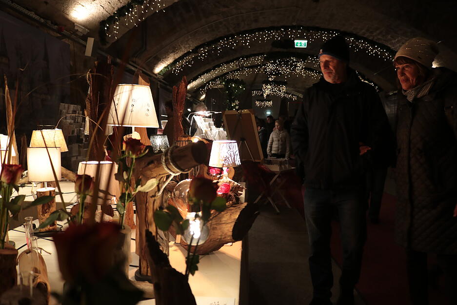 Der Öhringer Weihnachtsmarkt wurde am Freitagabend eröffnet.