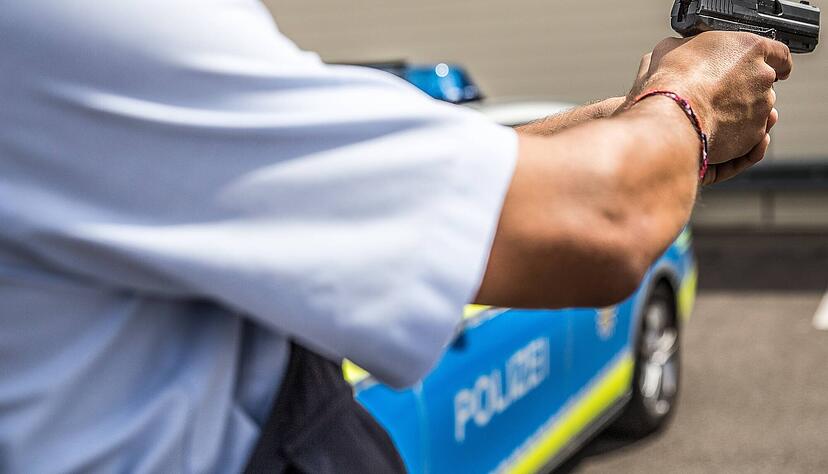 Die Polizei muss auf einem Lidl-Parkplatz in Heilbronn die Dienstwaffe ziehen.