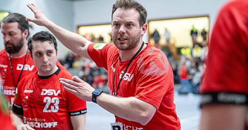 Hat mit der SG Schozach-Bottwartal bis "mindestens Mai 2027" verl&auml;ngert: Timo Stauch, Trainer der Oberliga-M&auml;nner.