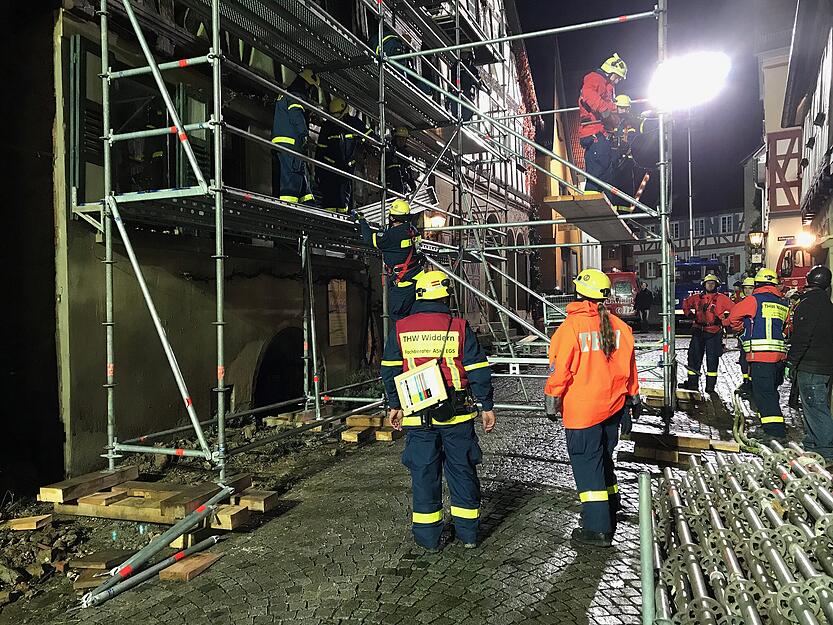THW-Einsatz an Brandruine in Neudenau