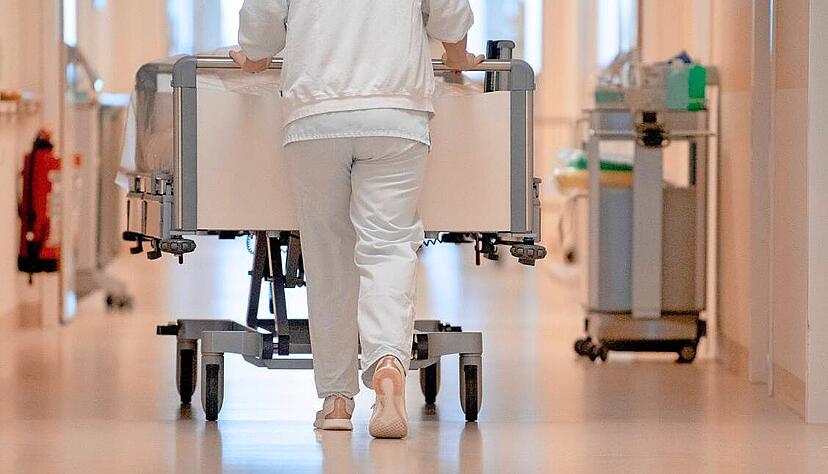 Es ist still geworden um das einzige gro&szlig;e Reformvorhaben im deutschen Gesundheitswesen seit Jahrzehnten, die Krankenhausreform.