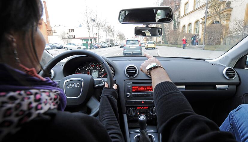 Die CSU w&uuml;rde den F&uuml;hrerschein ab 17 gerne ausweiten. Auch 16-J&auml;hrige sollen dann schon in Begleitung ein Auto fahren d&uuml;rfen. (Symbolbild)