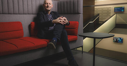 Olaf K&ouml;ller spricht &uuml;ber "Tablets f&uuml;r alle" in Heilbronn.