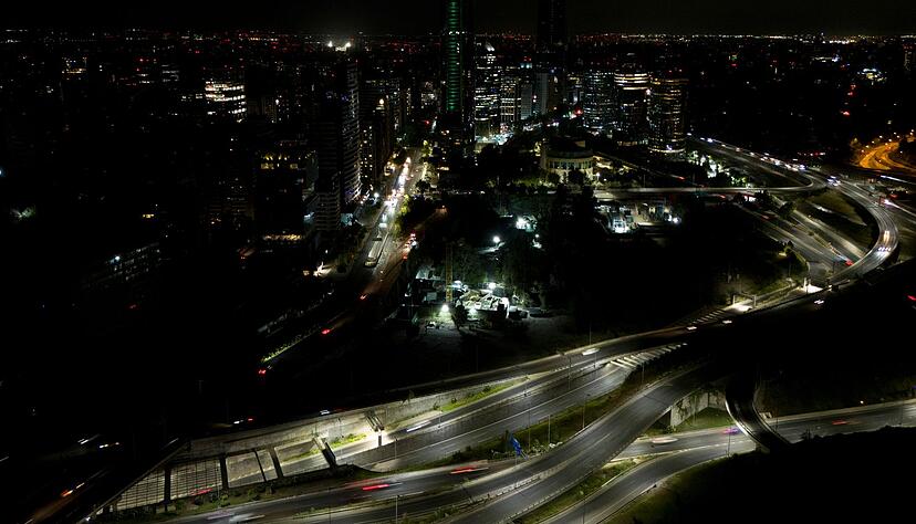 In weiten Teilen Chiles fiel die Elektrizit&auml;t &uuml;ber Stunden aus. Die Regierung verh&auml;ngte sicherheitshalber eine Ausgangssperre.