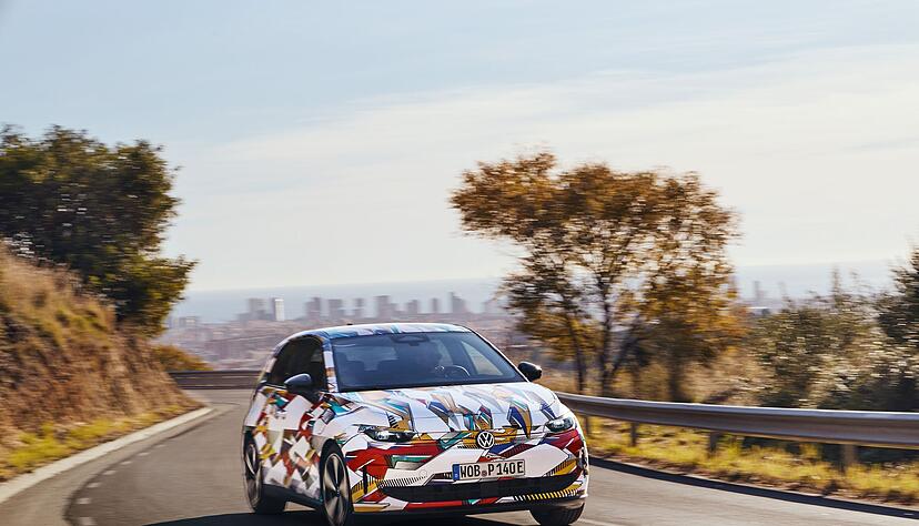 Der neue ID.Polo wird ab Sommer als Einstieg in die Elektromobilit&auml;t bei VW angeboten: Der Grundpreis liegt bei 24.990 Euro.